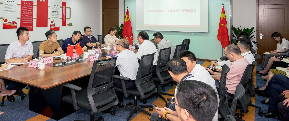 为旅游插上航空“翅膀”，给旅游增添科技“引擎”，用创新创造更大价值