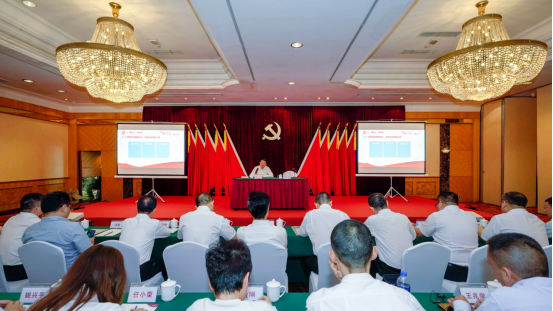 尊龙凯时集团任丁书记带头讲授“不忘初心、牢记使命”主题教育专题党课