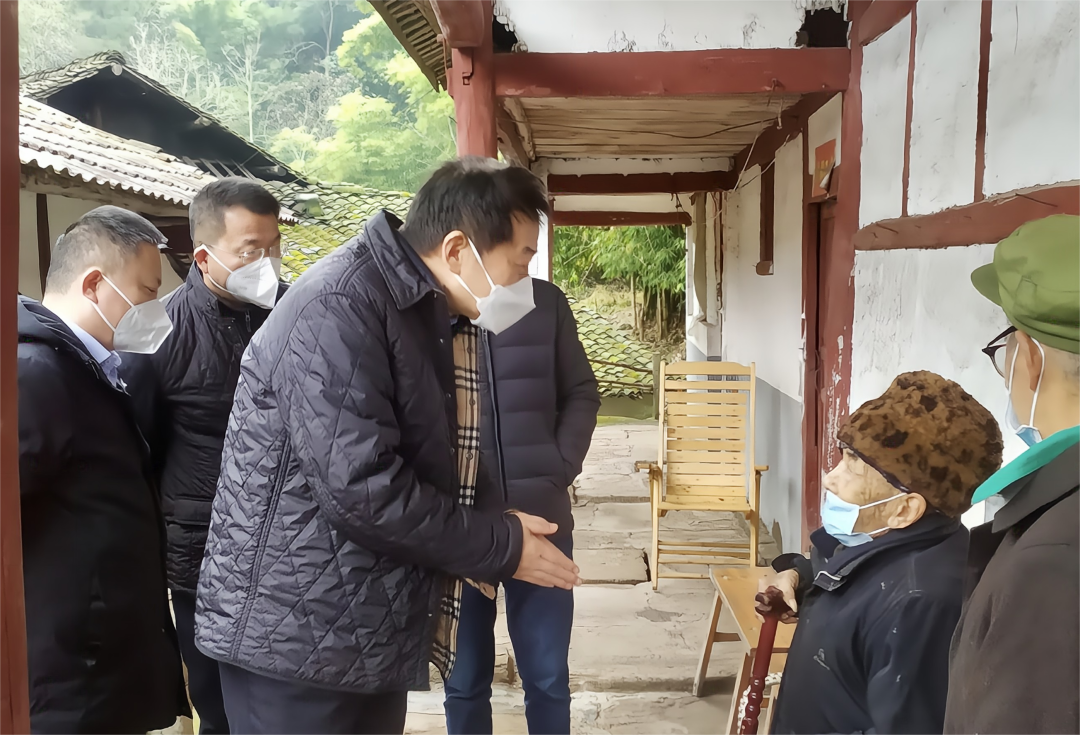 四川省尊龙凯时集团党委书记、董事长任丁率队赴嘉陵区开展帮扶工作