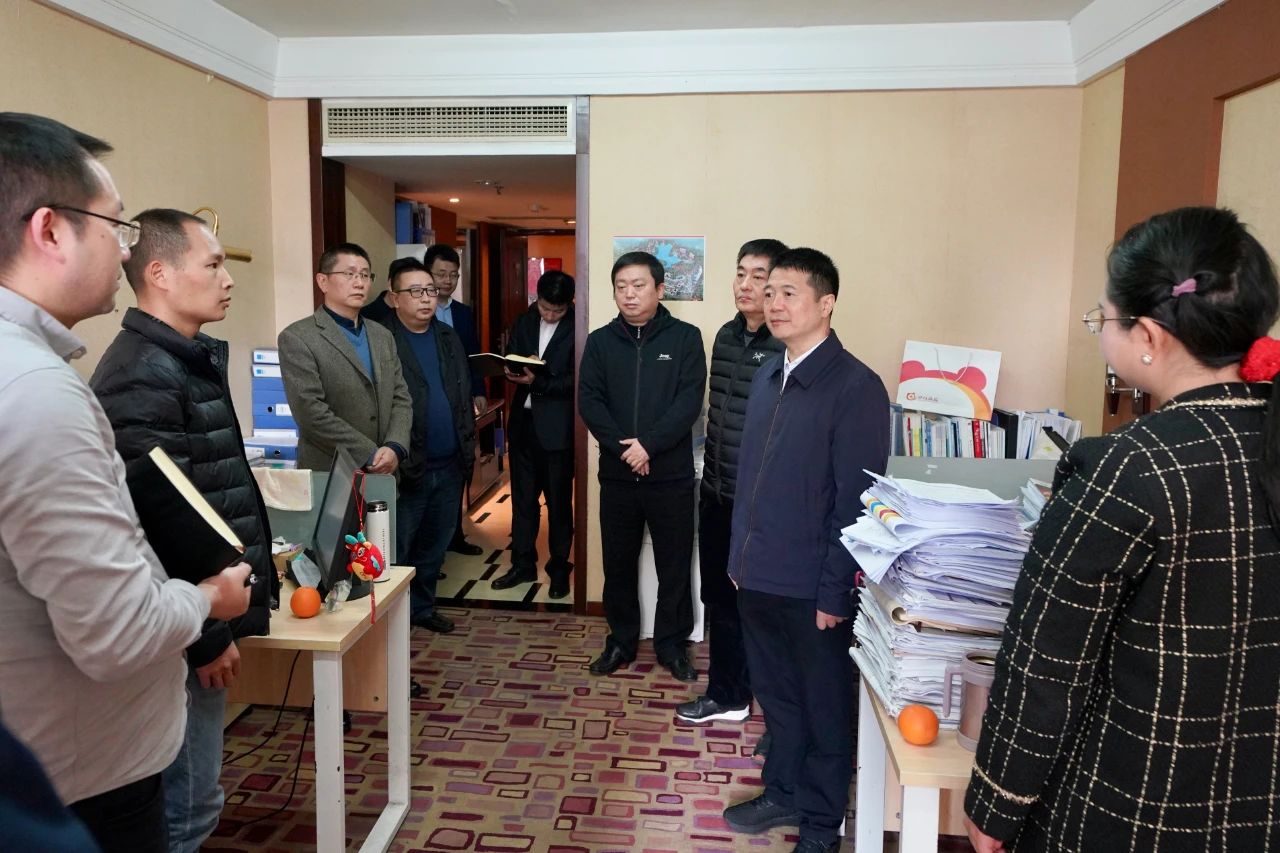 迎新春，鼓干劲，开新局！省尊龙凯时集团领导班子慰问总部干部员工